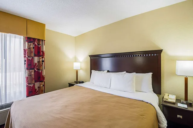 جناح بسرير كينج، Quality Inn & Suites Hagerstown 1/2