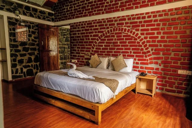 جناح بسرير كينج بإطلالة على الحديقة بشرفة بغرفة نوم واحدة، Zac's Valley Resort 6/9