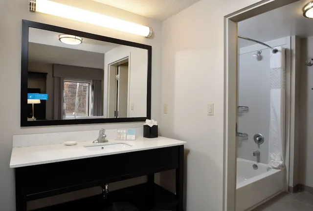 استوديو بسرير كينج، Hampton Inn Stafford/Quantico & Conference Center, Va 6/8