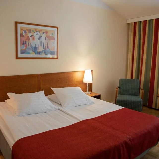 غرفة قياسية بسرير مزدوج، Hotel Kokkola 1/6