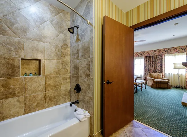 فيلا بسرير كينج مع أريكة، Lanier Islands Legacy Lodge 3/3