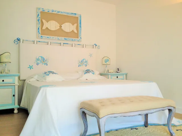 جناح غراند بسرير كوين بإطلالة على البحر مع أريكة، Cala Caterina 8/10
