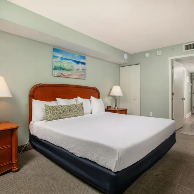 جناح بسرير كينج بإطلالة على البحر، Grande Shores Ocean Resorts Condominiums 1/5