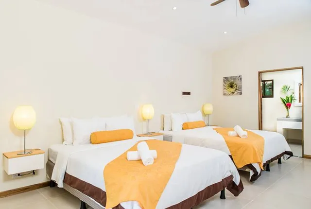 Deluxe, 1 Queen and 1 Single Bed, Hotel Pasatiempo 5/9