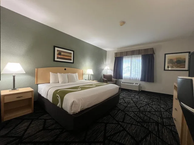 جناح بسرير كينج بجاكوزي، Quality Inn & Suites Loveland 2/9