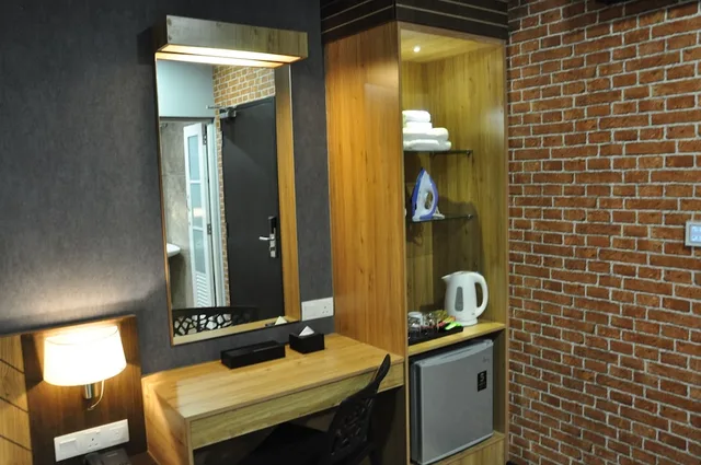 غرفة سوبيريور ثلاثية بسرير كوين وسرير فردي، Valya Hotel - Kuala Terengganu 3/5