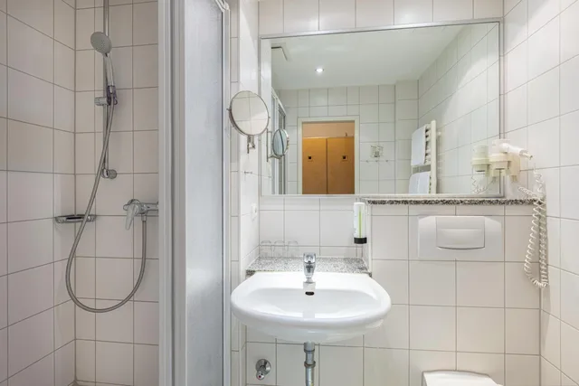 غرفة كومفورت بسرير مزدوج مع سرير إضافي، Ifa Rugen Hotel & Ferienpark 4/4