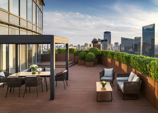 جناح بشرفة، Four Seasons Hotel Beijing 3/3