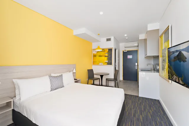 Suite, King Bed, Queen Bed, Valuesuites Green Square 1/7