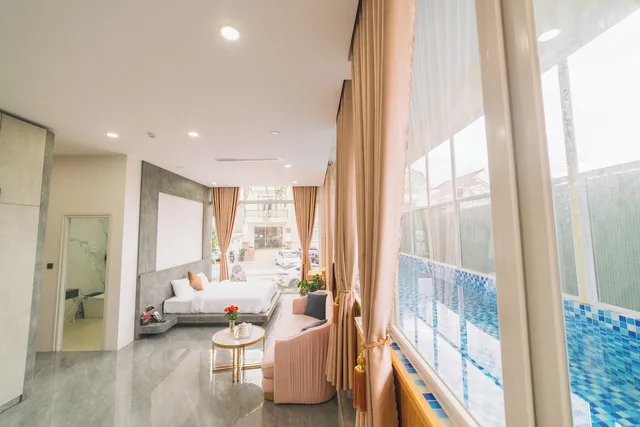 Deluxe, King Bed, Bathtub, Pool Access، Quy Tai Premium Hotel 7/7