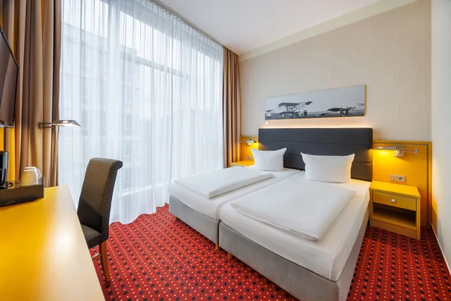 غرفة تنفيذية بسرير مزدوج، Airporthotel Berlin Adlershof 2/7