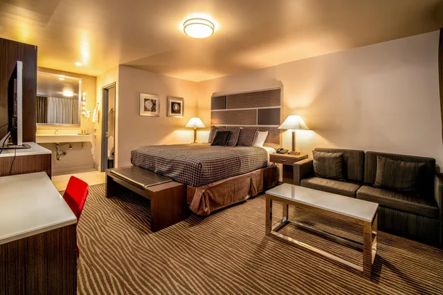 غرفة بسرير كينج، Crescent Bay Inn 2/2