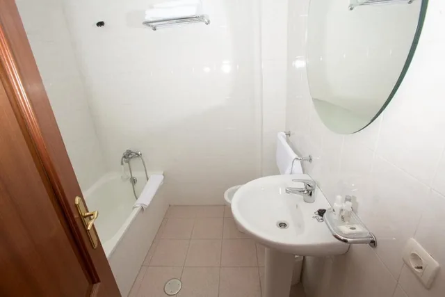 غرفة قياسية بسريرين منفصلين، Real Ferrol Hotel 7/10