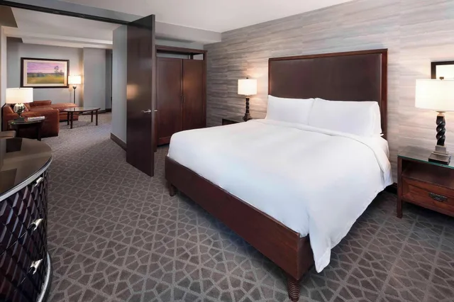 استوديو سوبيريور بسرير كينج، Hotel Ivy A Luxury Collection Hotel 1/3