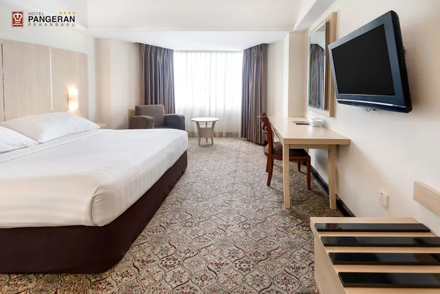 Deluxe, King Bed, Hotel Pangeran Pekanbaru 4/7