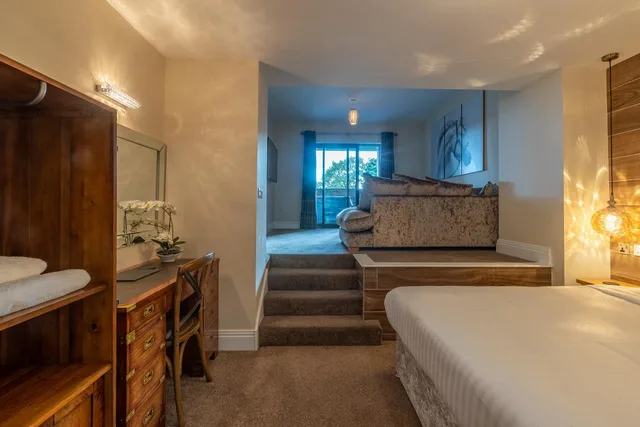 Exterior, Suite, Hot Tub, Lakes Hotel and Spa (ex The Burnside Hotel and Spa) 2/4