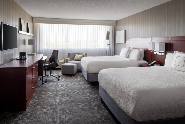 Room, 2 Queen Beds, Accessible, Courtyard By Marriott Richmond Berkeley 1/3