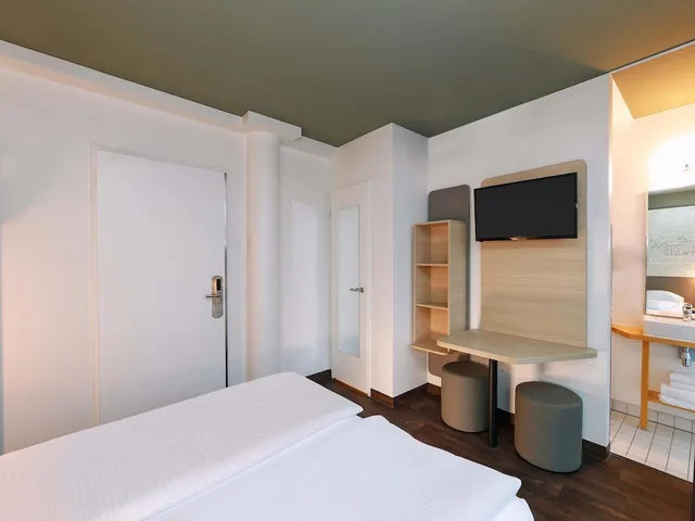 غرفة بسرير مزدوج، B&B HOTEL Berlin-Mitte 2/7