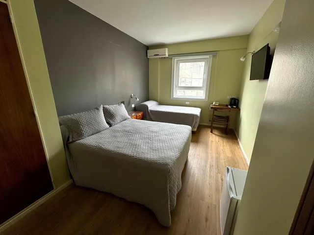 غرفة ثلاثية، Hotel Centro Naval 1/1