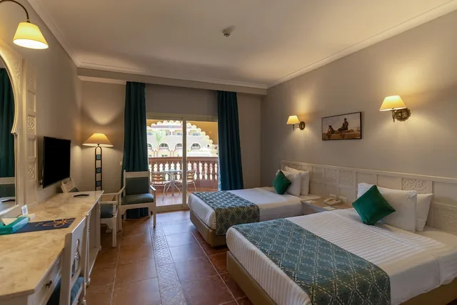 Standard, Twin Beds, Pool View, Sunrise Sentido Mamlouk Palace 2/6