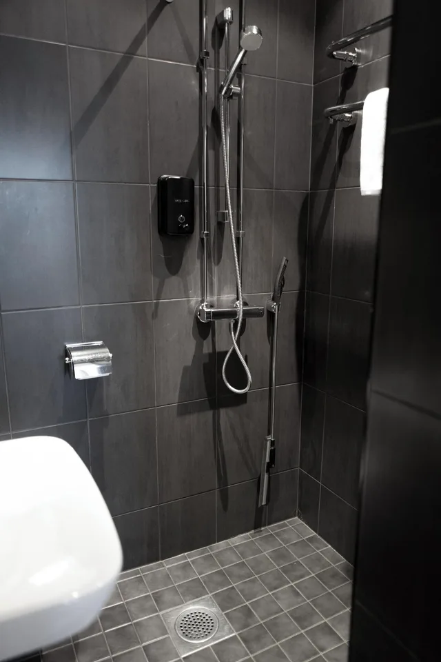 غرفة رباعية، Hotel Finn 4/5