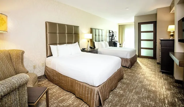 غرفة قياسية بسريرين كوين، CROWNE PLAZA CHARLESTON AIRPORT CONV CTR 1/4