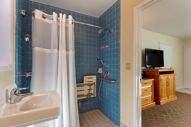 غرفة قياسية بسرير مزدوج لذوي الإعاقة، Best Western Plus Santa Barbara 4/4