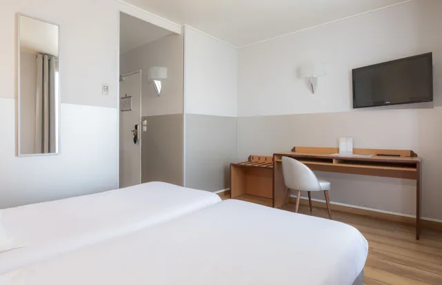 Room, Triple, 3 Beds, Hotel Du Lion 1/4