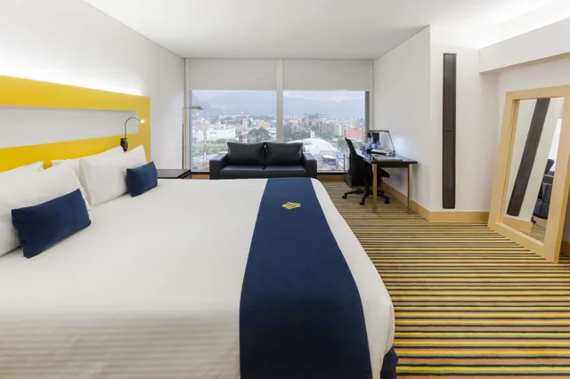 غرفة ديلوكس بسرير كينج، Wyndham Bogota 3/6