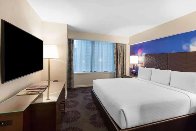 غرفة قياسية بسرير كينج بإطلالة على المدينة، The Chicago Hotel Collection Magnificent Mile Hotel and Suites 1/2