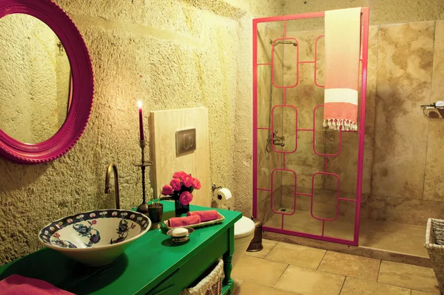 جناح بسرير كوين، Hezen Cave Hotel 10/10