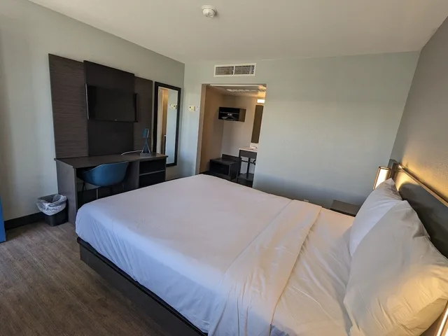 غرفة قياسية بسرير كوين، Motel6 Kingman, AZ - Route 66 East 8/10