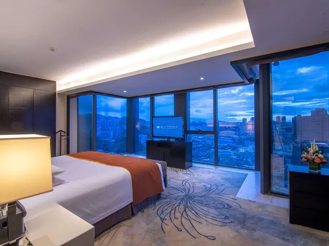 جناح تنفيذي بسرير كينج، PULLMAN GUIYANG 4/4