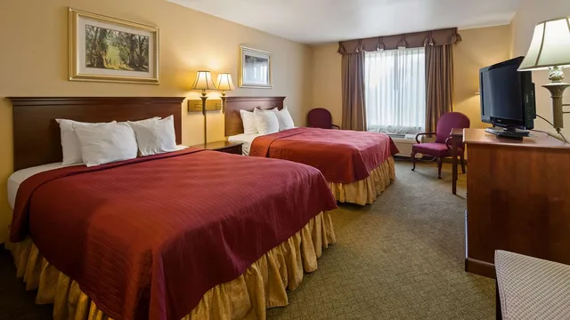 Room, 2 Queen Beds, Best Western Penn-Ohio Inn & Suites 2/3