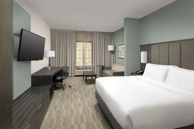 غرفة قياسية بسرير كينج لذوي الإعاقة، Holiday Inn Express Knoxville Strawberry Plains 2/7