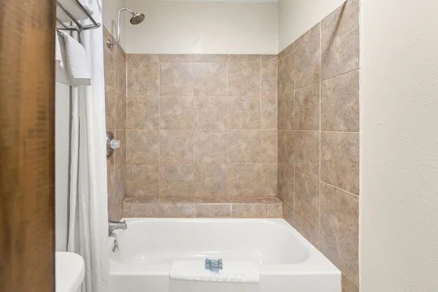 Downstairs, 2 Queen Beds, Smoking، Best Western George West Executive Inn 5/5