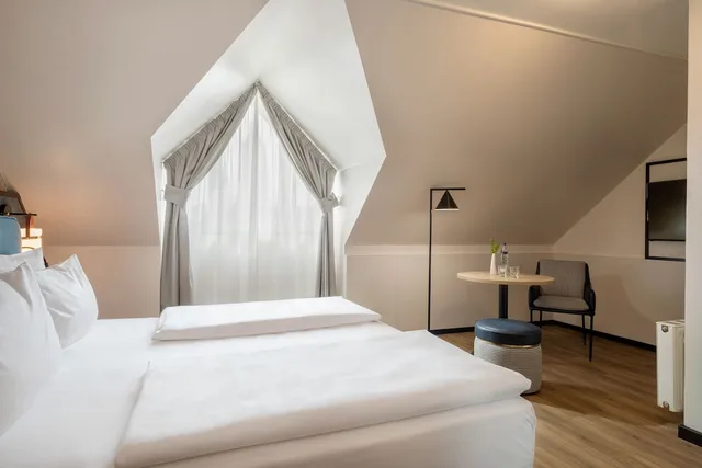 غرفة بريميوم بسرير كينج، Hotel Munchen City Center Affiliated by Melia 2/10