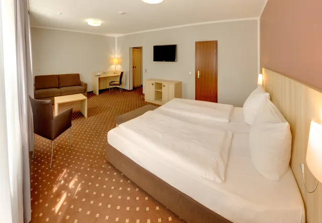 Double Dependence، attimo Hotel Stuttgart 1/10