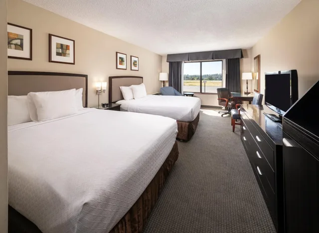 غرفة بسريرين كوين، Concord Plaza Hotel 2/4