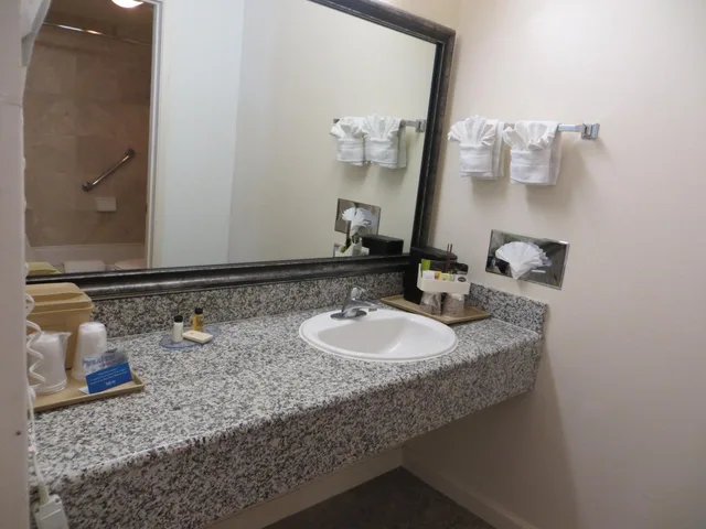 غرفة بسرير كينج، Arbor Inn Monterey 3/6