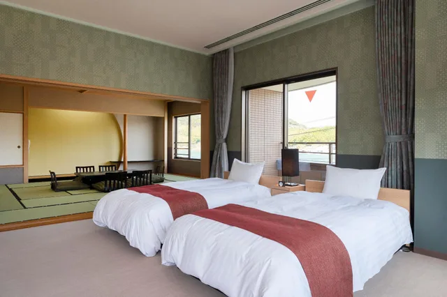 غرفة يابانية غربية ديلوكس بإطلالة على البحيرة، Hamanako Wanwan Paradise Hotel (Ex HAMANAKO GRAND HOTEL SAZANAMIKAN) 1/3