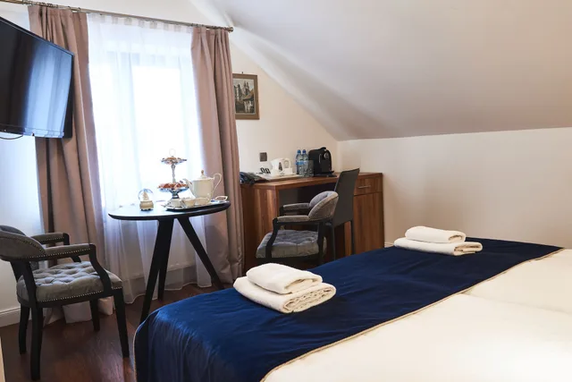 Deluxe, Queen Bed, Hotel Fortuna Bis 5/10