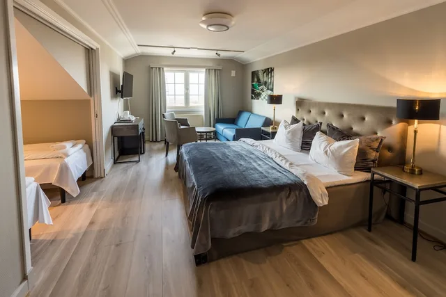 غرفة عائلية بسرير كوين مع أريكة، Klaekken Hotell 2/6