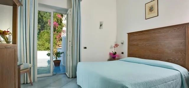 غرفة كلاسيكية بسرير مزدوج أو سريرين منفصلين، La Floridiana 1/6