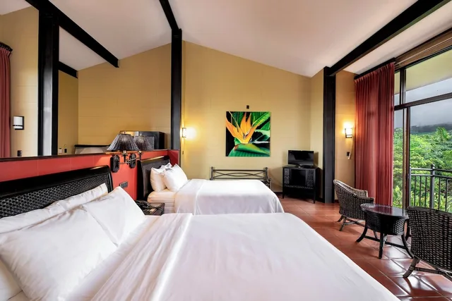 جناح عائلي بسريرين كوين، ARENAL KIORO SUITES AND SPA 1/7