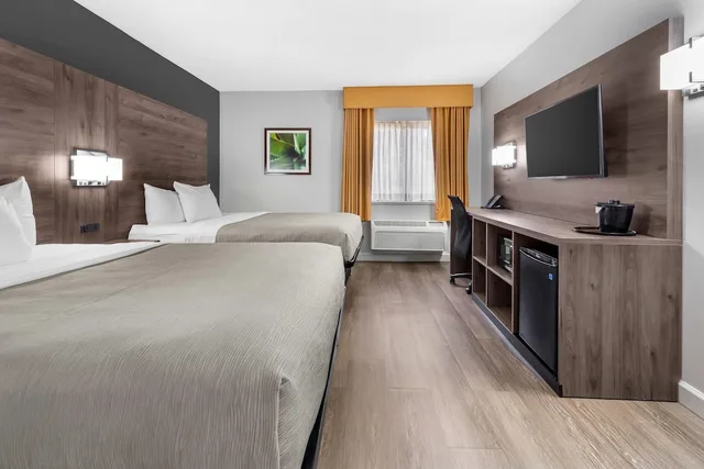 غرفة بسريرين كوين، Quality Inn & Suites Raleigh Durham Airport 1/4