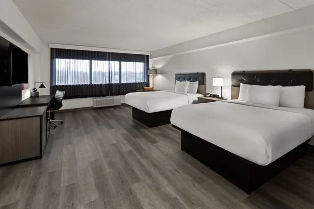 غرفة قياسية بسريرين كوين، La Quinta Inn & Suites Washington DC-Capital/NoMA 2/6