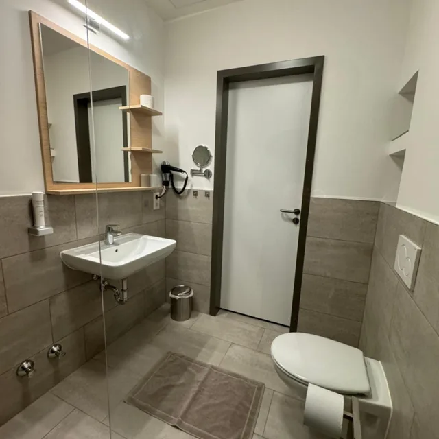 استوديو بسرير فردي بشرفة، Fair n Square Hotel 24 Stunden Check In 4/5