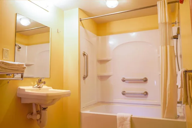 غرفة مفردة لذوي الإعاقة، Regal Inn Coffeyville KS US 169 6/7