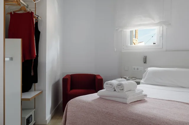غرفة قياسية بثلاثة أسرّة، Calella De Palafrugell 2/8